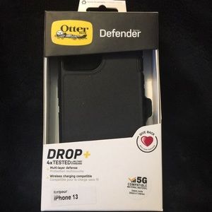 iphone 13 OtterBox Defender Black New in box